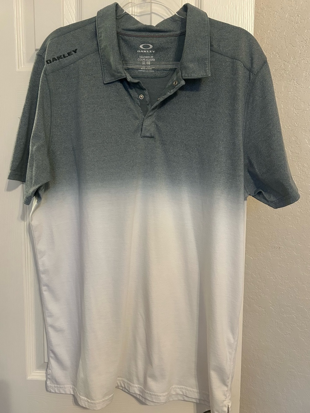 Oakley Men's Greenish Gray-to-White Gradient Polo Shirt